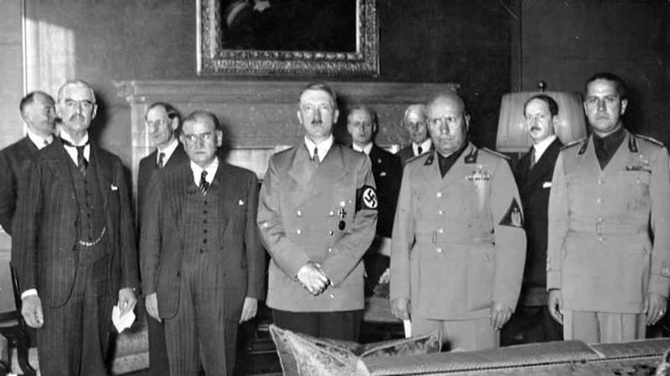 Československo je okleštěno, Mnichovská dohoda podepsána